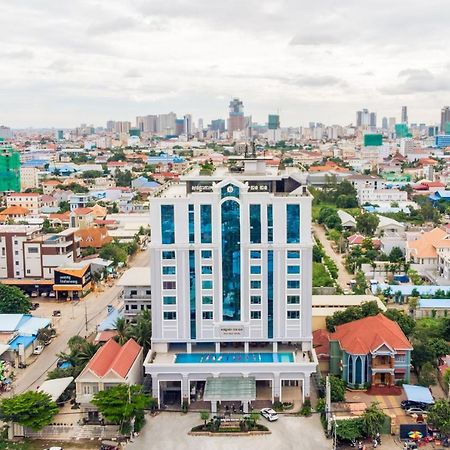 Ban Ban Hotel Phnom Penh Exterior photo