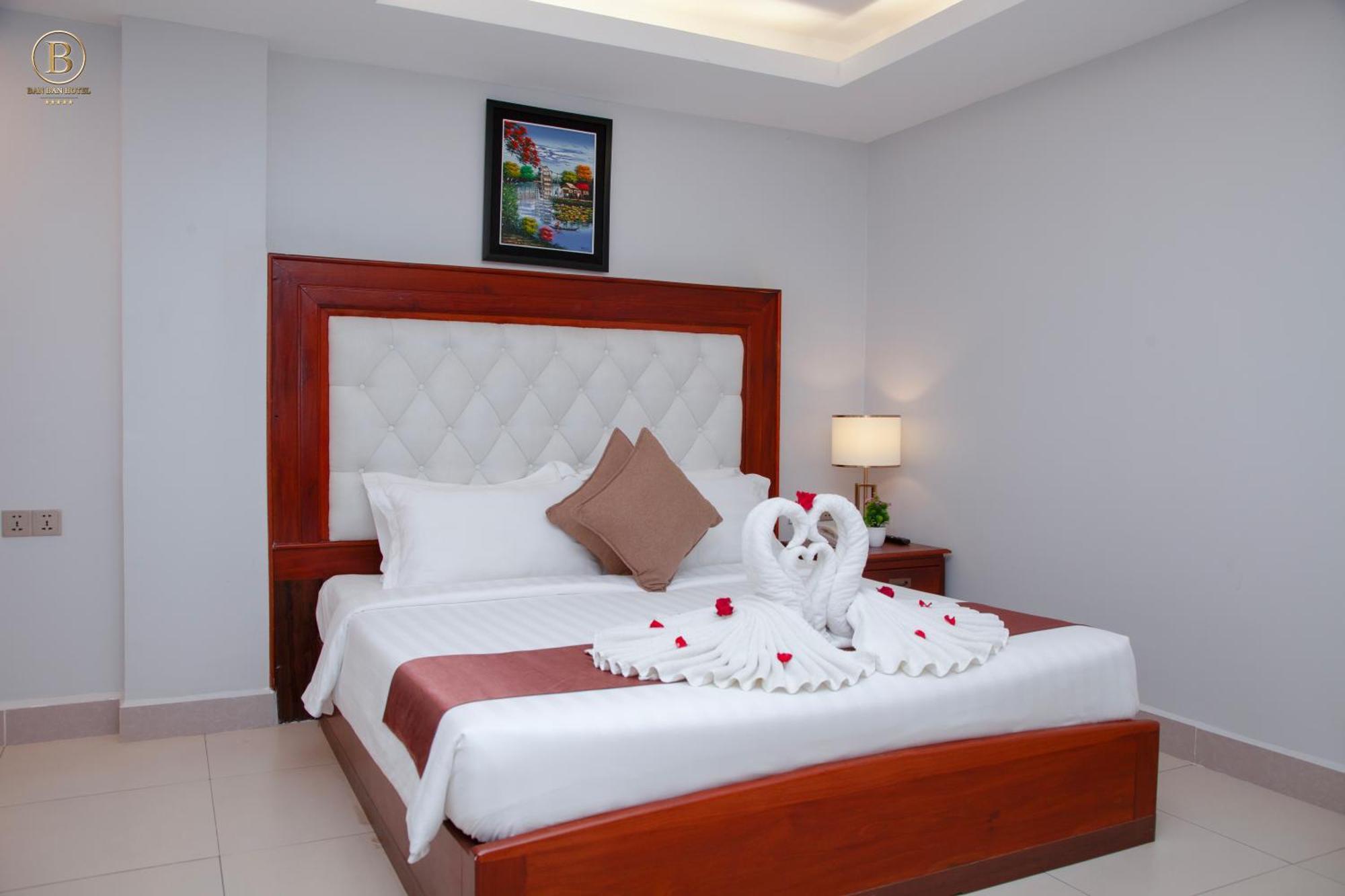 Ban Ban Hotel Phnom Penh Exterior photo